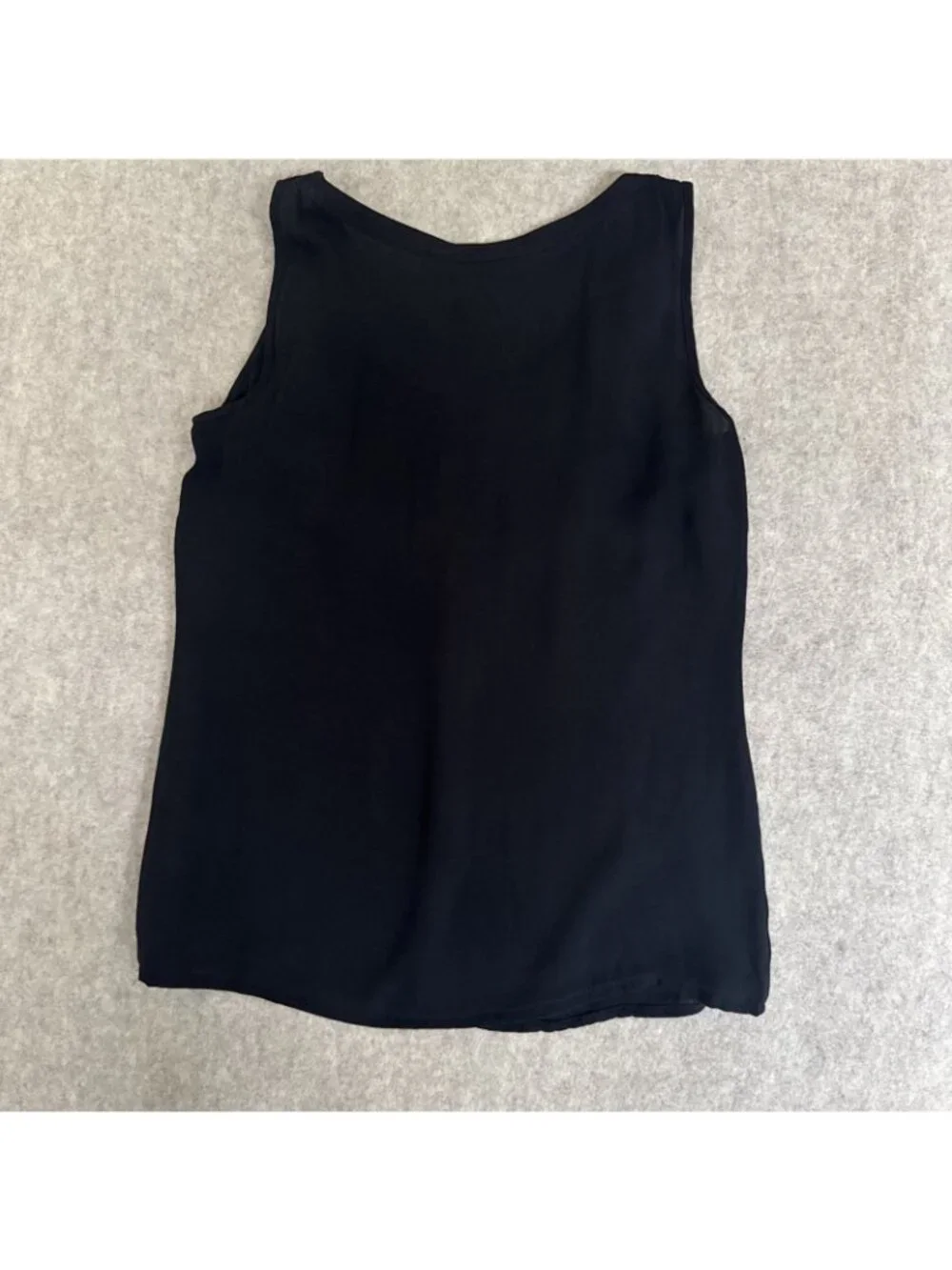 Tory Burch 100% Silk Ruffle Sleeveless Blouse Womens 10 Black V-Neck